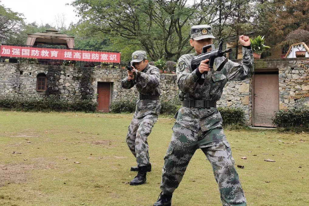 渝中区人武部民兵特训营！